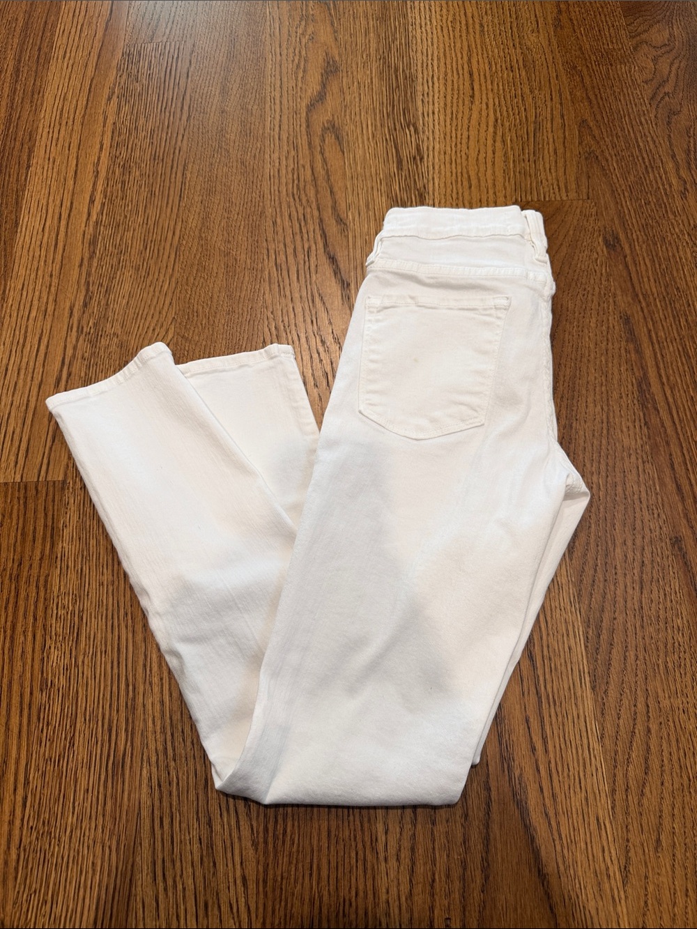 Frame Denim Skinny Jeans in White
